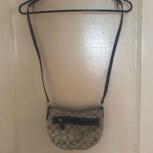 Coach over the shoulder classic pattern